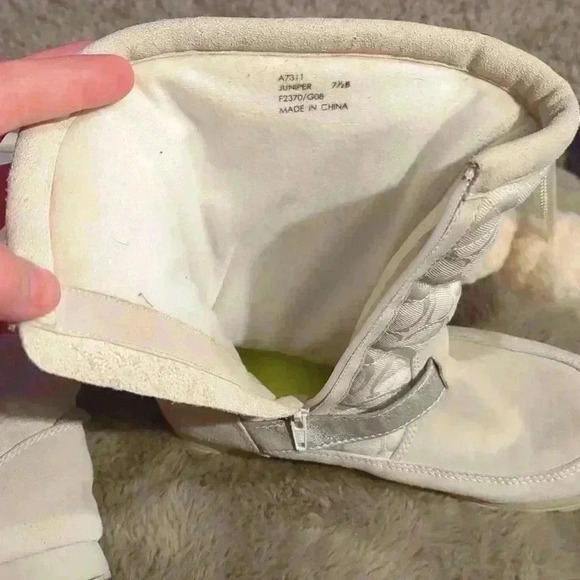 Coach Women's White Boots, size 7.5 - Picture 9 of 16